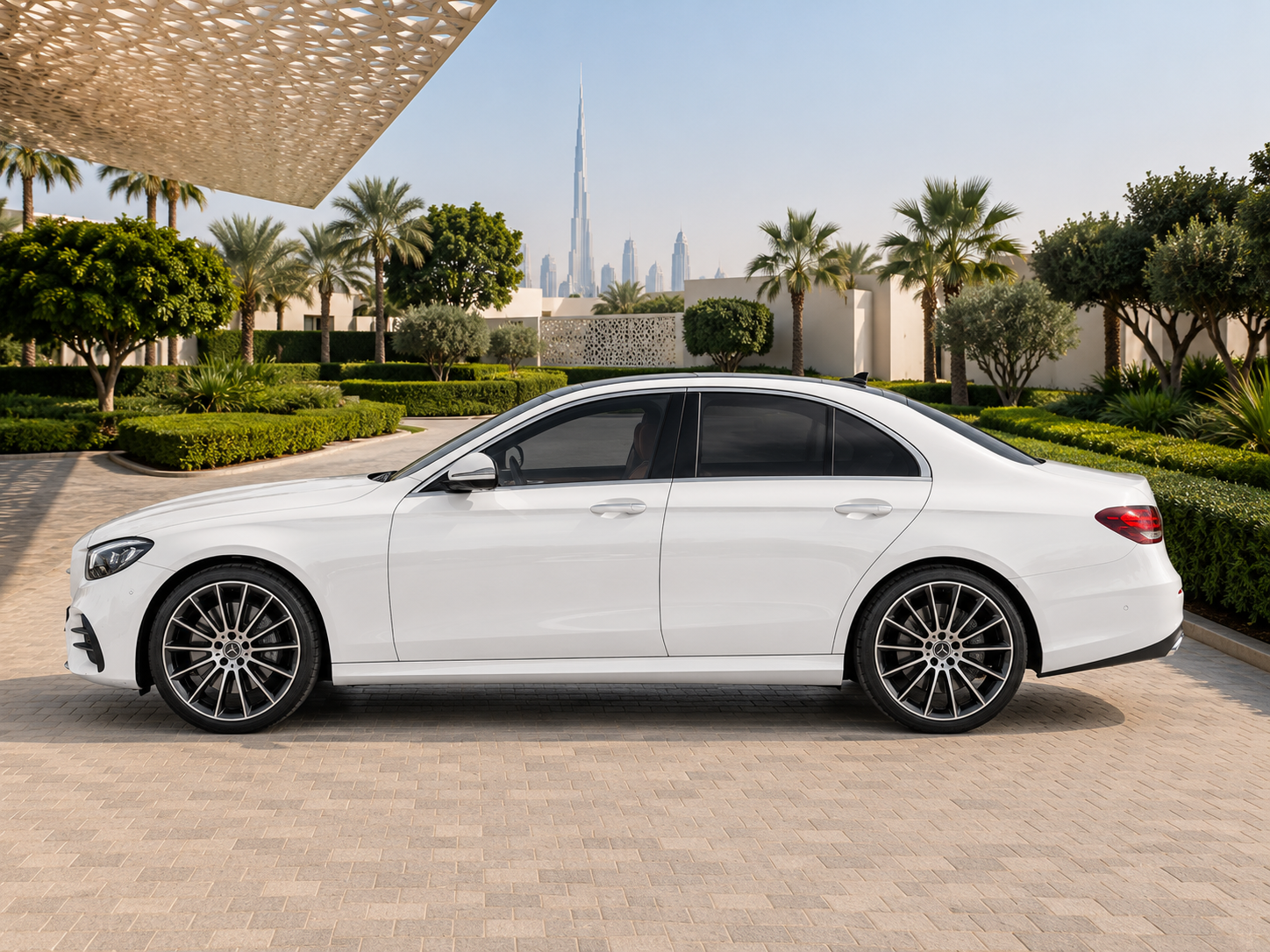 Mercedes E300 — miniature 5